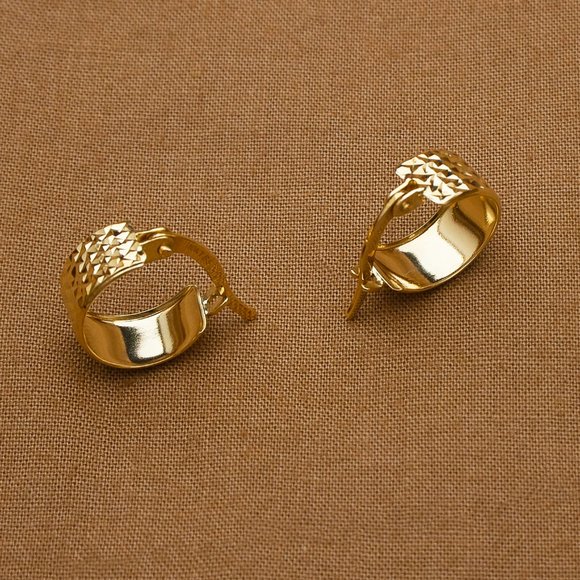 NEW Authentic Solid 10K Gold Diamond Cut 5.5 mm Thick Hoop Earrings Stamped 10K - Picture 1 of 5